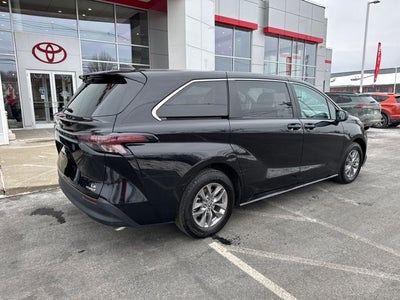 2024 Toyota Sienna LE 8 Passenger