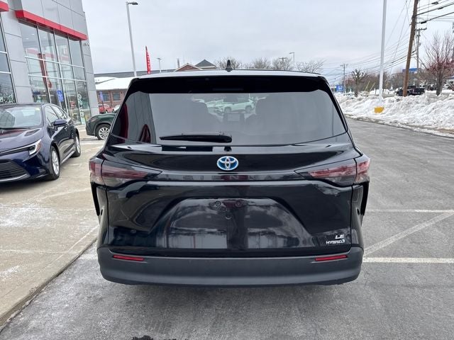 2024 Toyota Sienna LE 8 Passenger