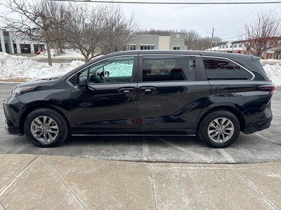 2024 Toyota Sienna LE 8 Passenger