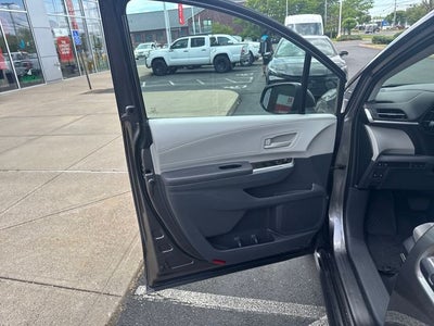 2023 Toyota Sienna LE 8 Passenger