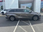 2023 Toyota Sienna LE 8 Passenger