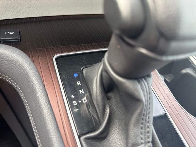 2023 Toyota Sienna LE 8 Passenger