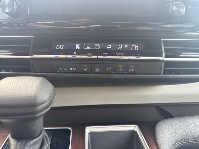 2023 Toyota Sienna LE 8 Passenger
