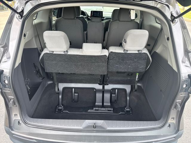2023 Toyota Sienna LE 8 Passenger