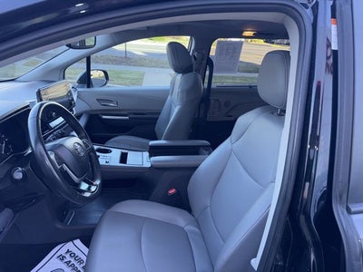 2024 Toyota Sienna XLE 8 Passenger