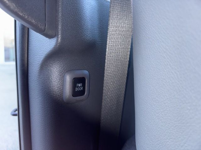 2024 Toyota Sienna XLE 8 Passenger