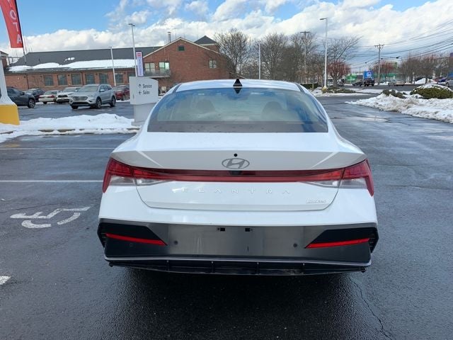 2024 Hyundai Elantra Limited